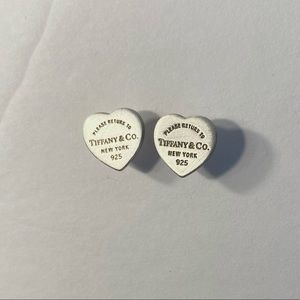 RETURN TO TIFFANY HEART TAG STUD EARRINGS